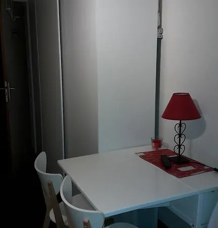 Lägenhet Studio Au Calme Deville-les-Rouen